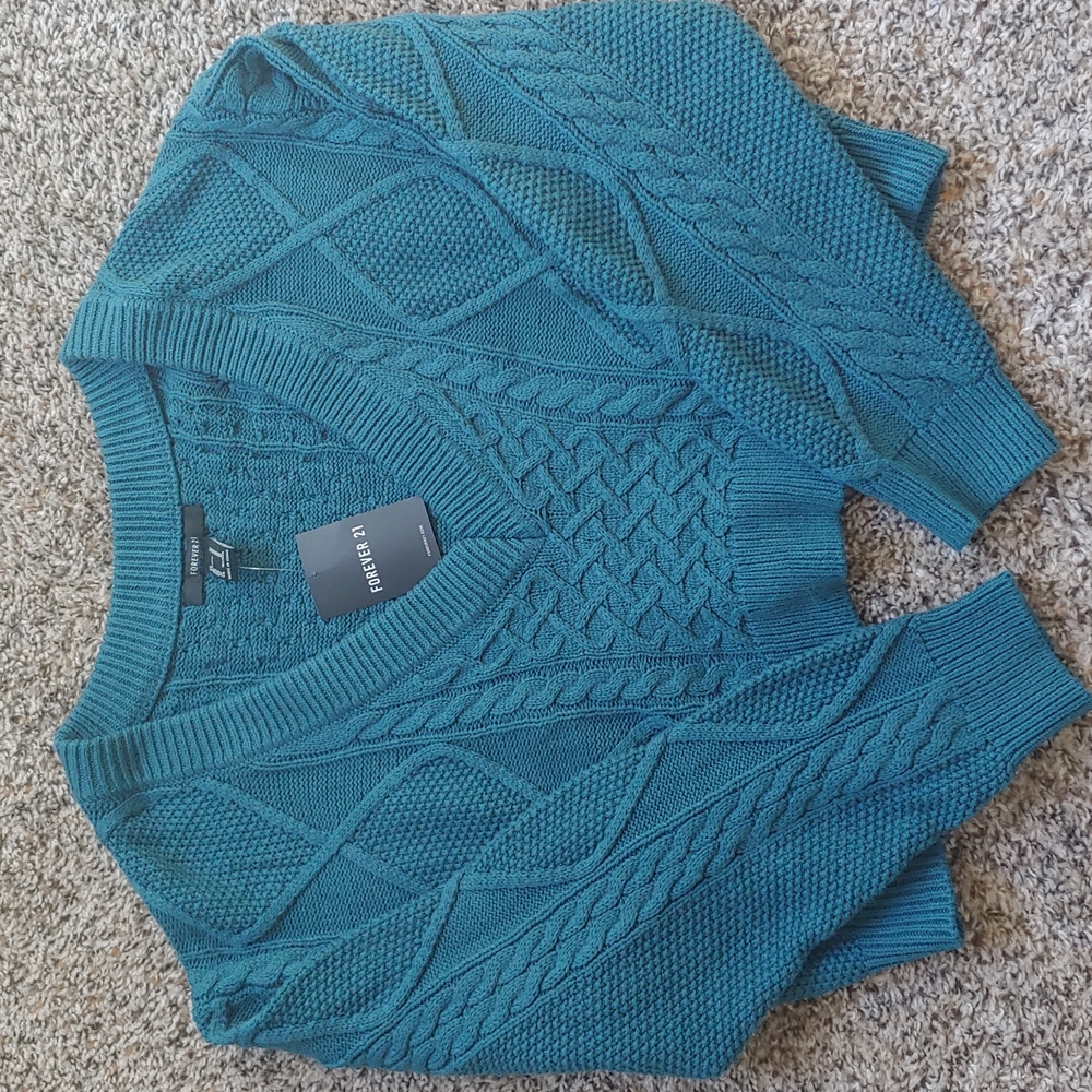 NWT Forever 21 Cropped Blue Sweater